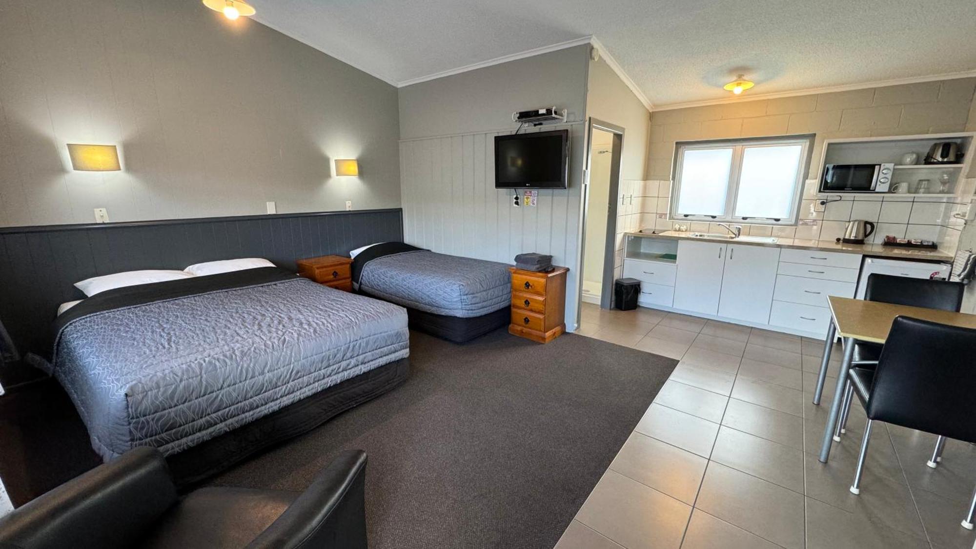 Central Court Motel Whangarei Exterior photo