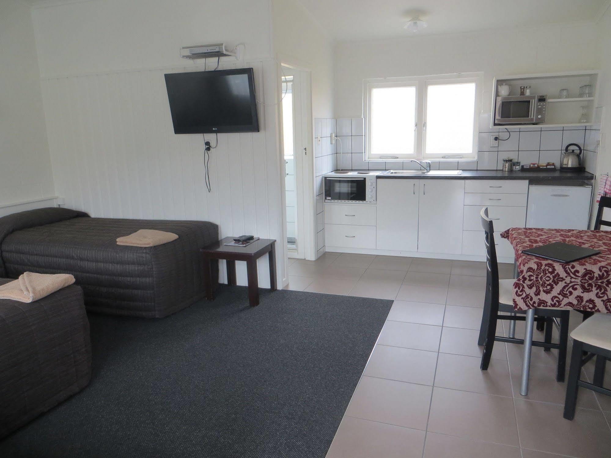Central Court Motel Whangarei Exterior photo